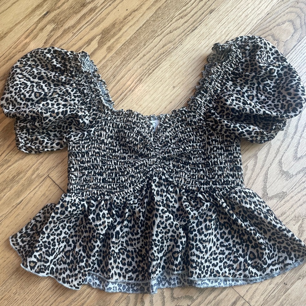 Boutique off the shoulder leopard print top